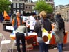 Lo staff della Marcia Mondiale di Amsterdam in azione in piazza Marie Heineken